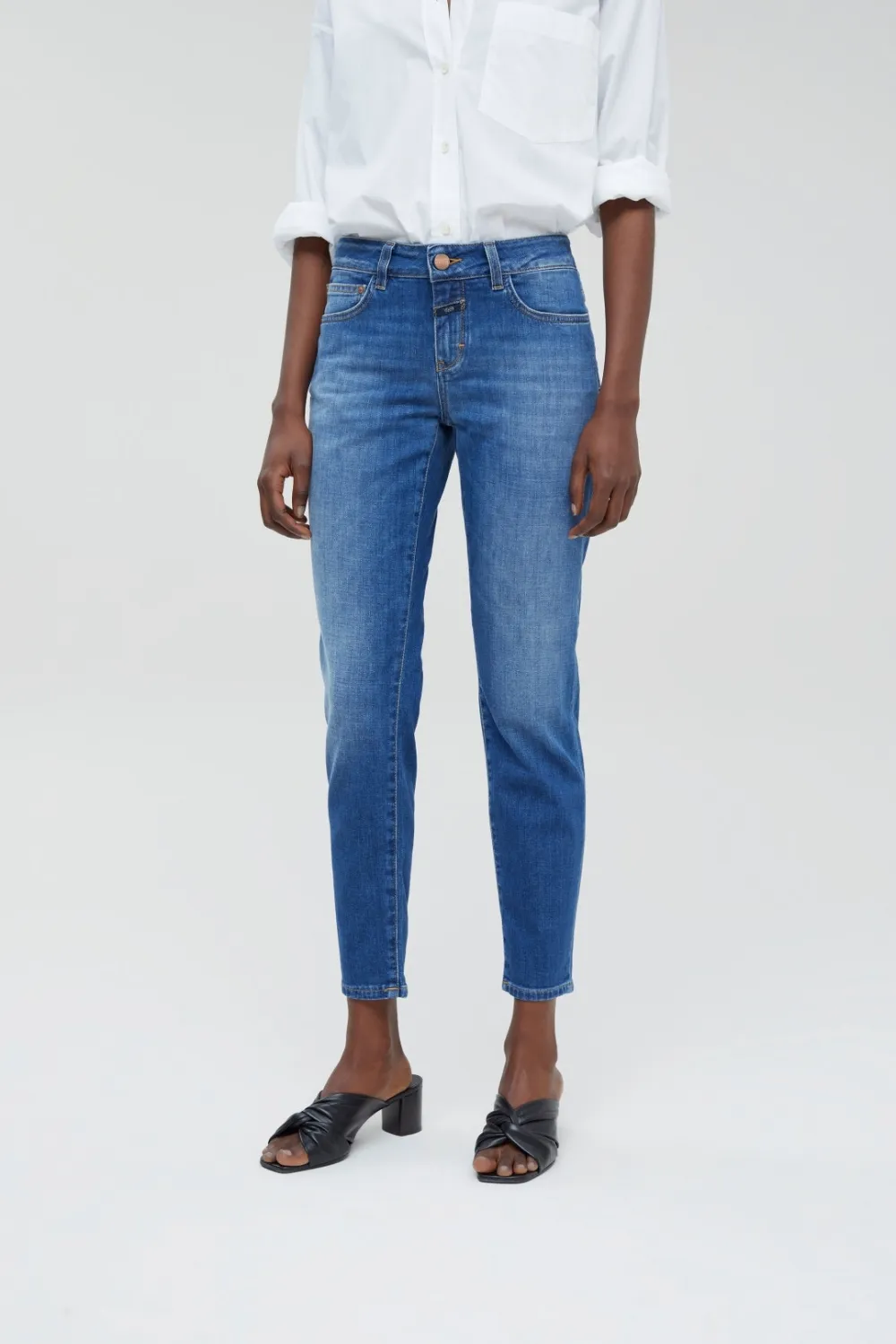   Closed Baker dark blue 